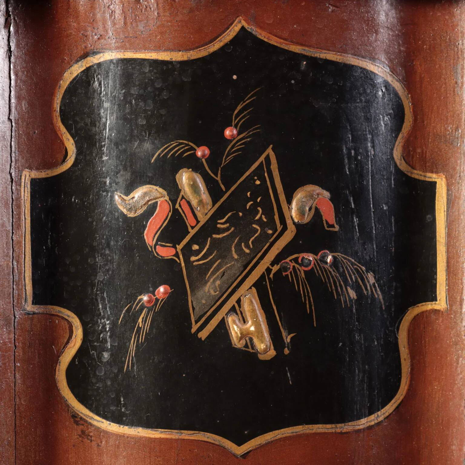 Pair of pedestal columns in chinoiserie style