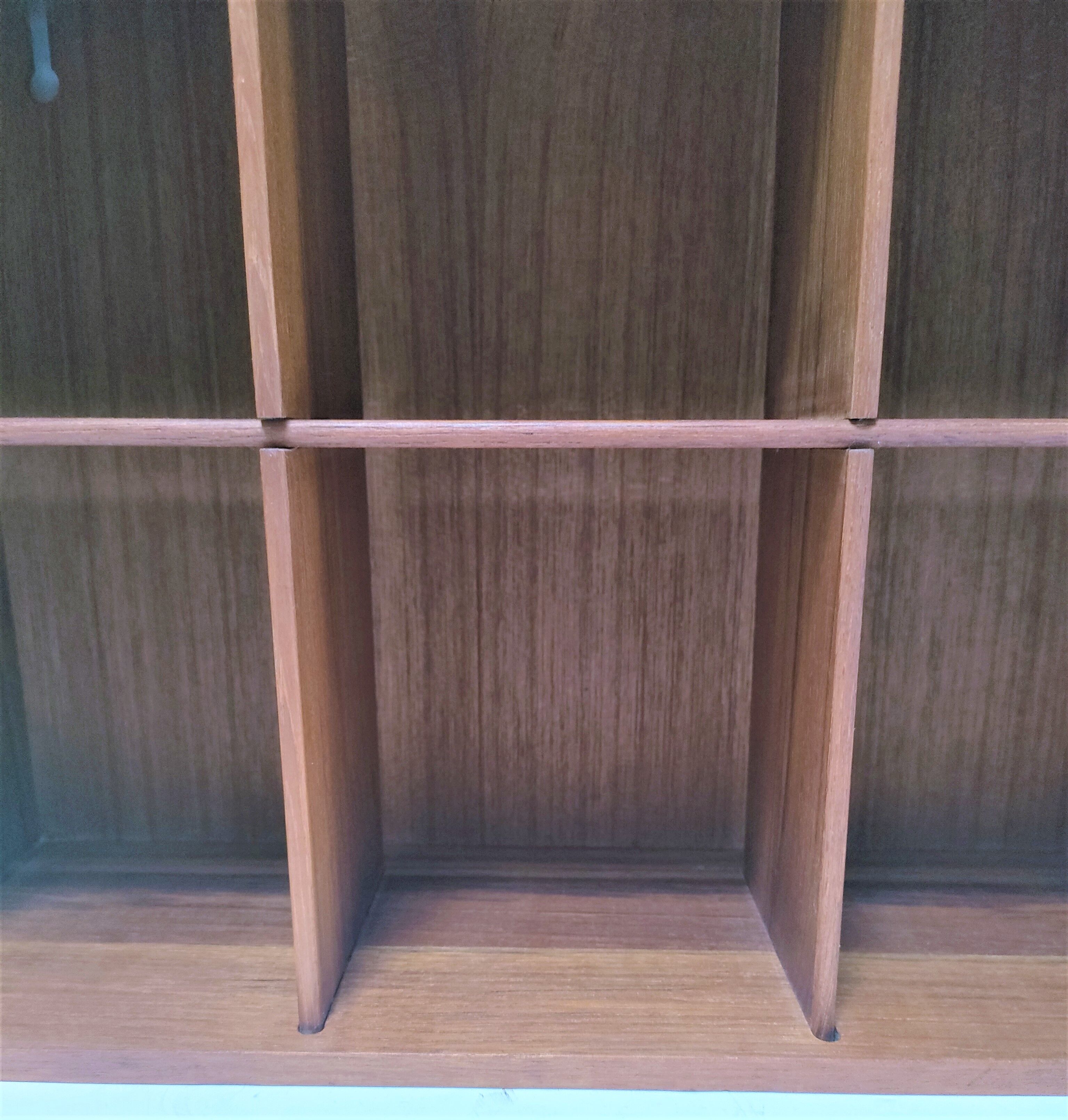 Wall shelf with solid wood compartments design 80s