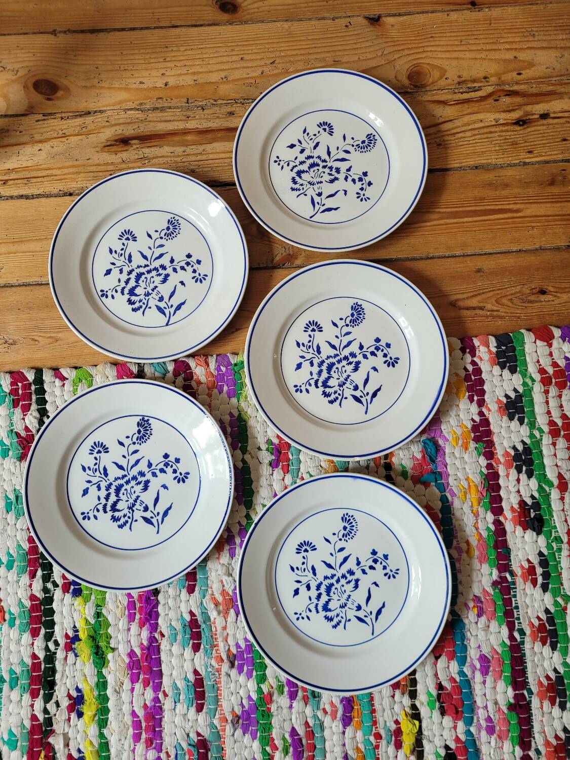 Set of 5 K&G Luneville Oeillet flat plates
