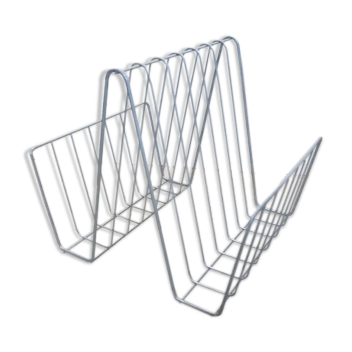 Wire magazine rack