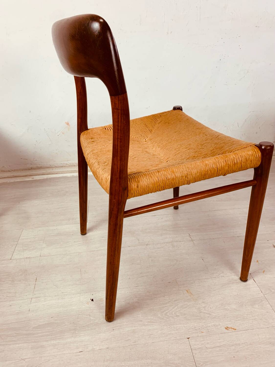 Moller 75 chairs