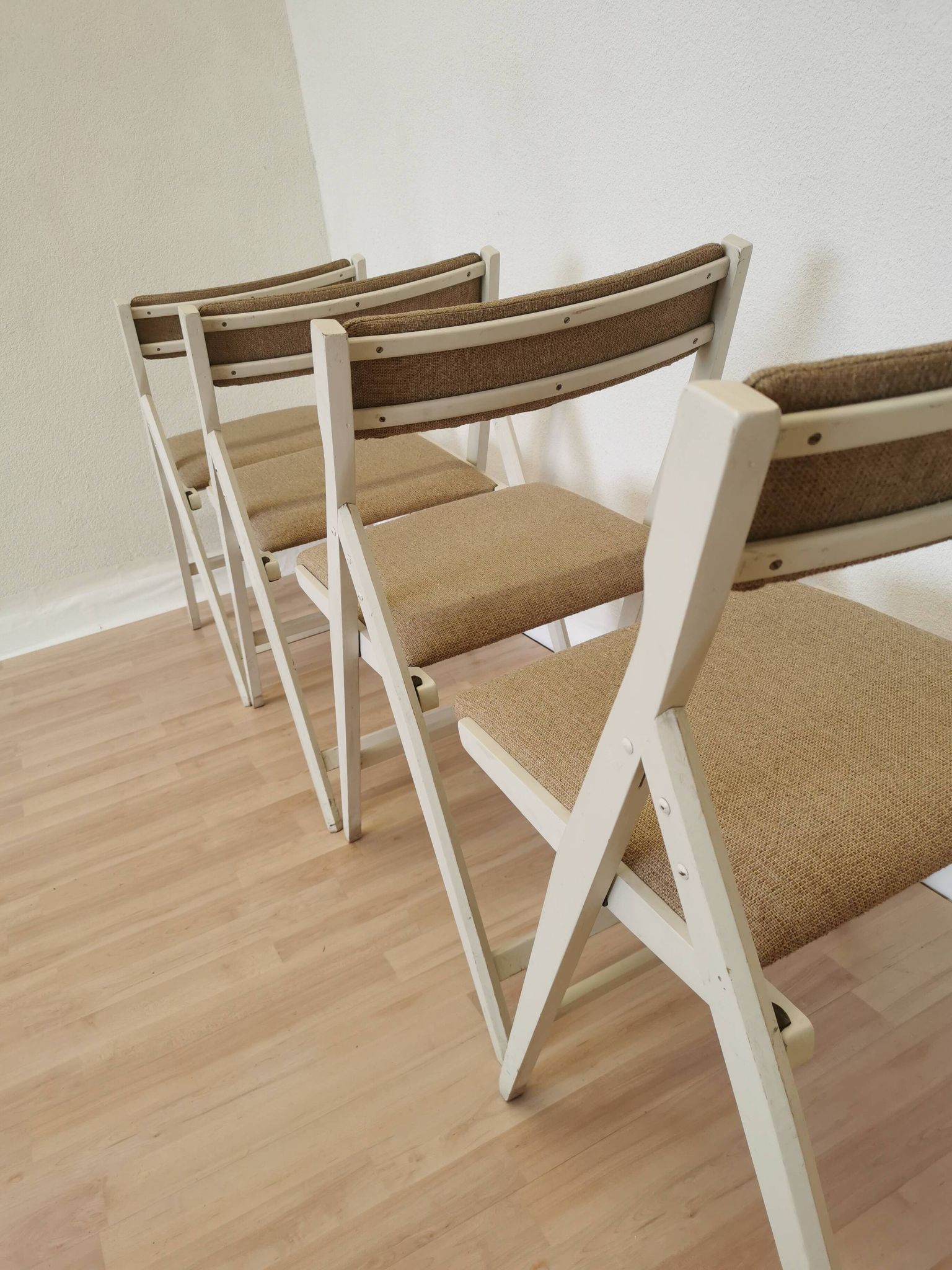 Set of 4 Vintage Wooden Folding Lounge Chairs: Beige Fabric, STOL Kamnik 1970