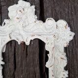 Cadre ancien laiton repoussé