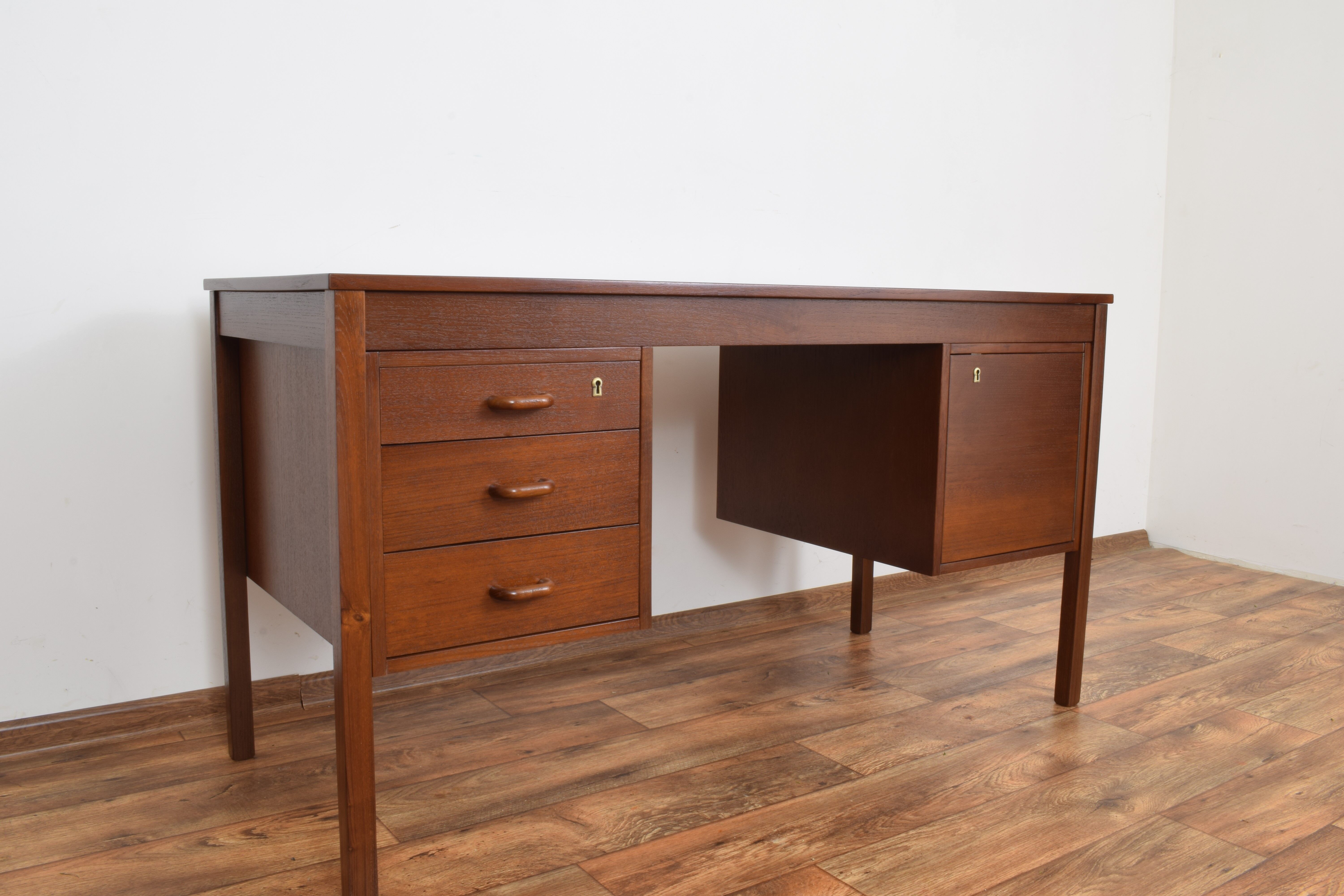 Danish teak dsk from Domino Mobler, 1960