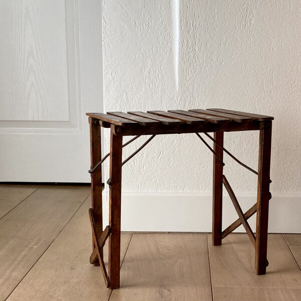 Folding stool