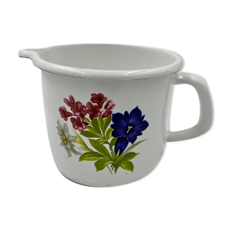 Enamelled metal milk pot