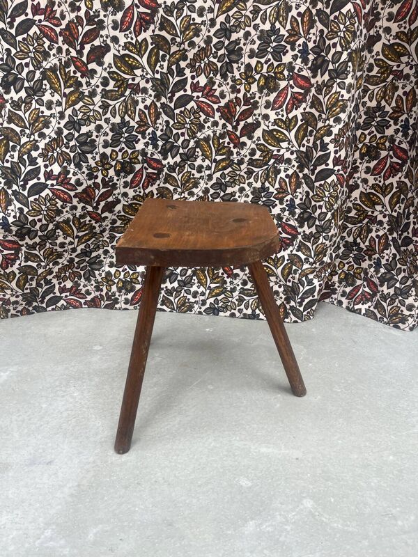 Tabouret tripode