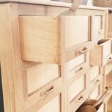 Meuble de quincaillerie ancien