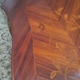 Marquetry chest of drawers