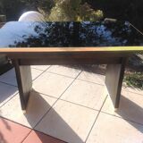 Table basse avec plateau en verre noir relevable et rallonges années 40-50