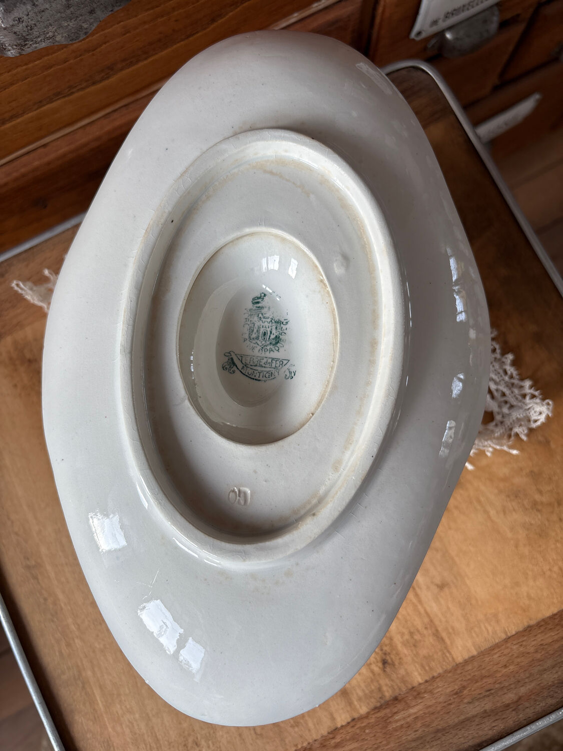 Saucière sur dormant en Terre de Fer Gien modèle Montigny vert