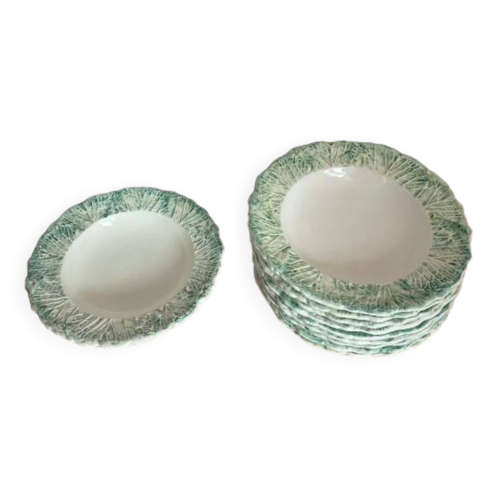 Soup plates with cabbage barbotine