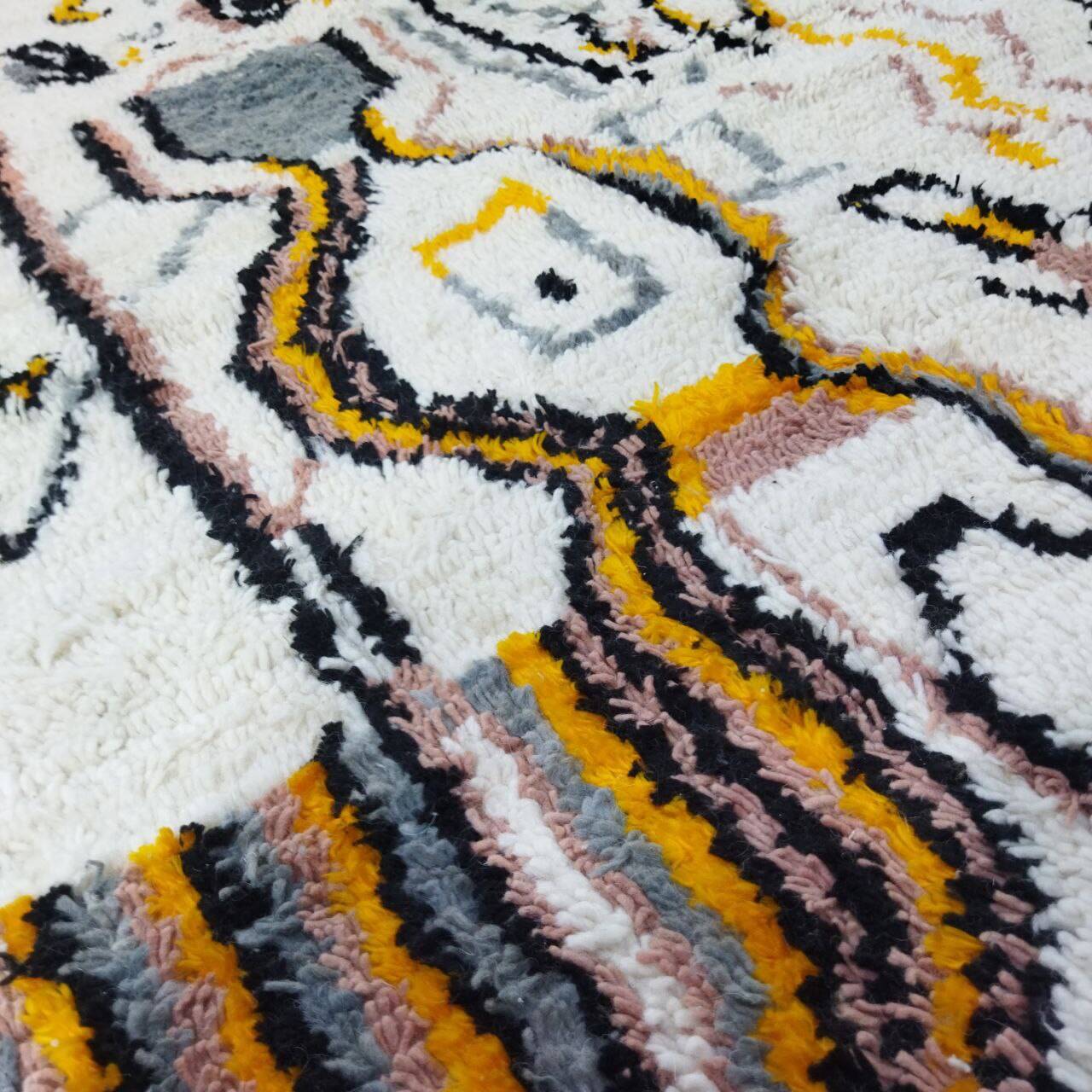 Handmade moroccan berber rug 240 x 134 cm