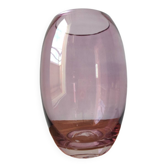 Vase arrondi en verre rose