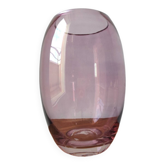 Rounded pink glass vase