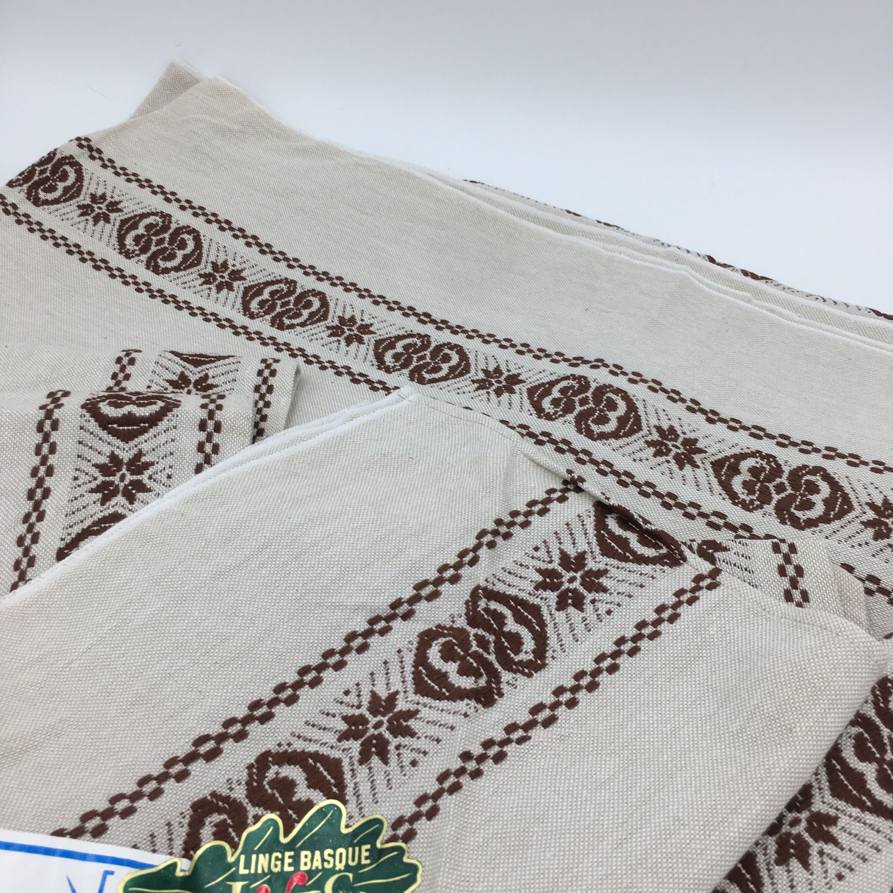 Vintage linen tablecloth and 6 towels
