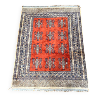 Antique oriental rug in wool and woven silk