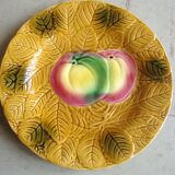Slurry plate decorated with apples Salins -les-Bains