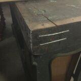 Workbench with cast iron foot