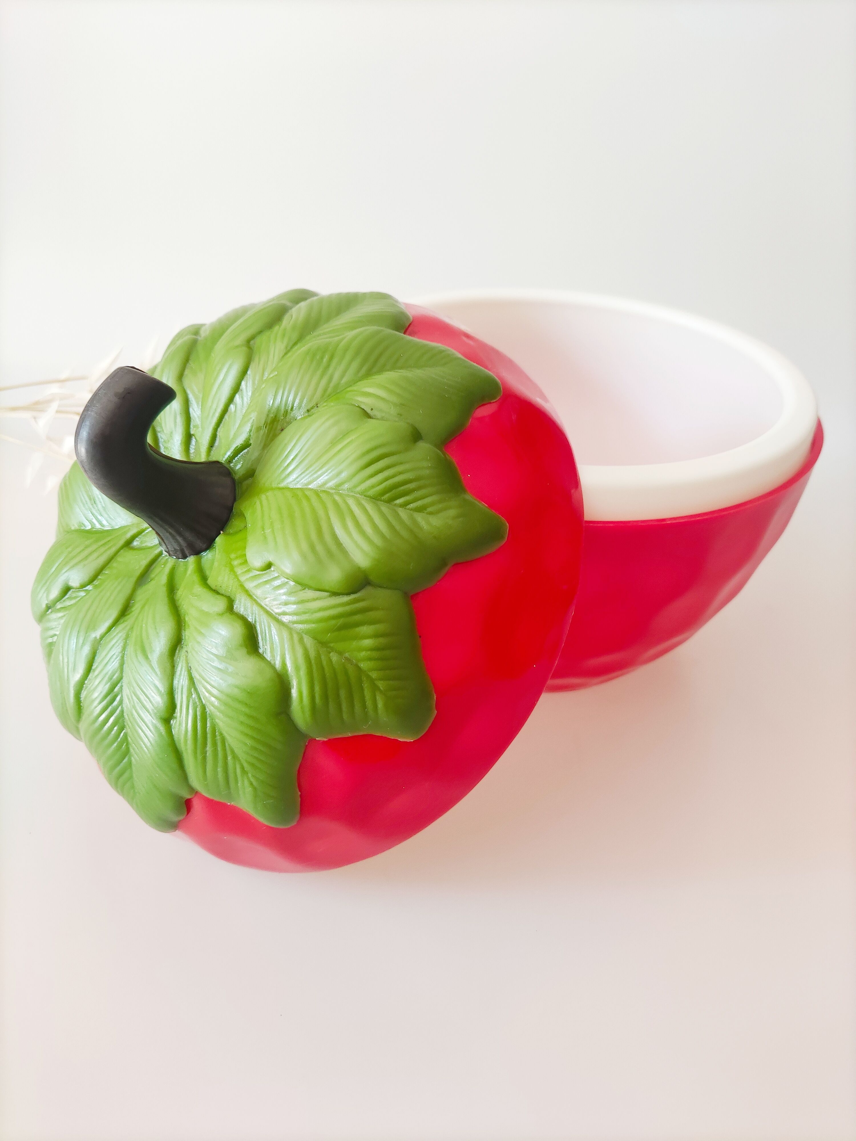 Strawberry ice bucket