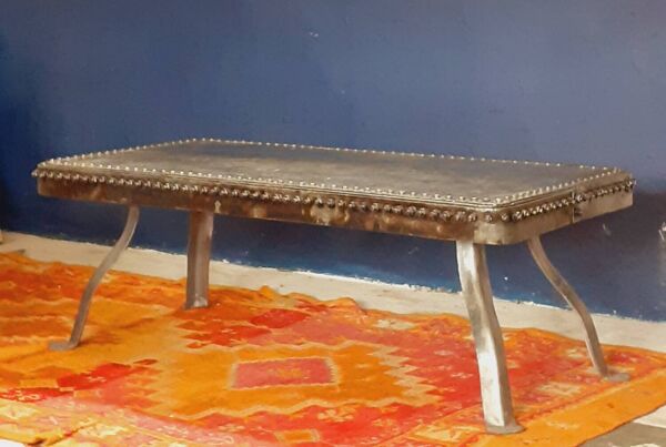 Table basse industrielle.