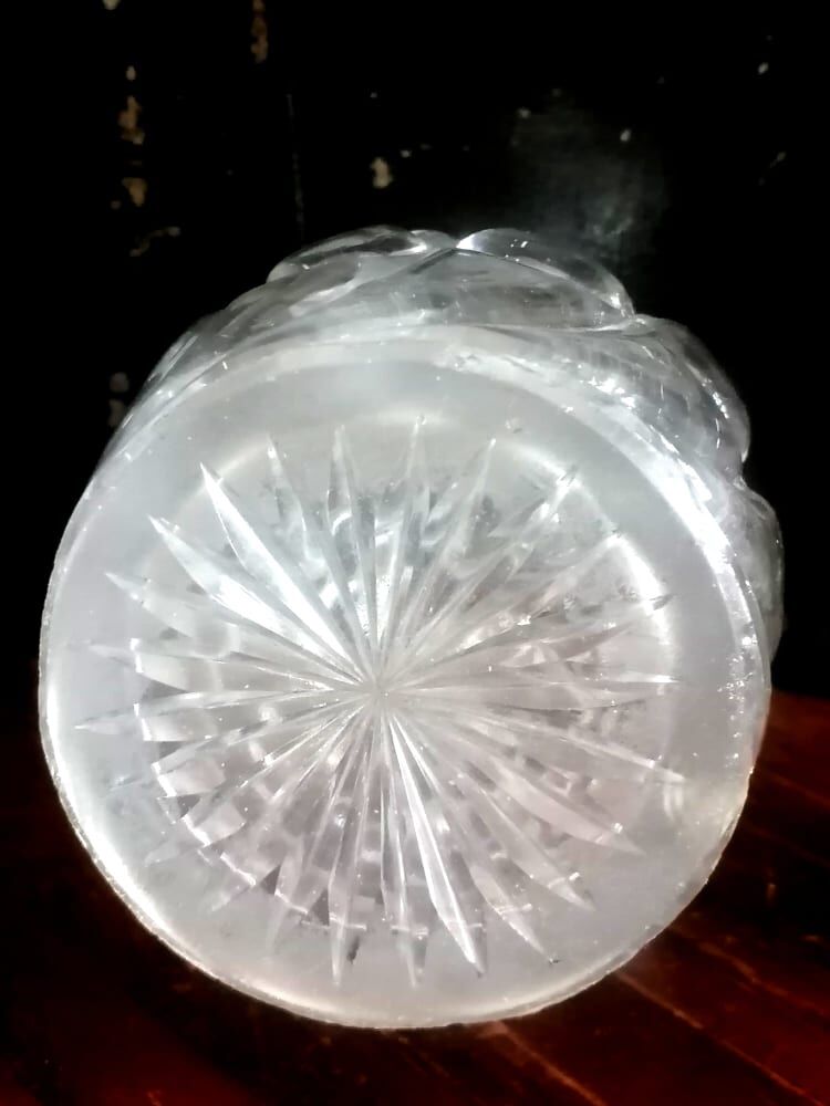 Charles X decanter with cabochons