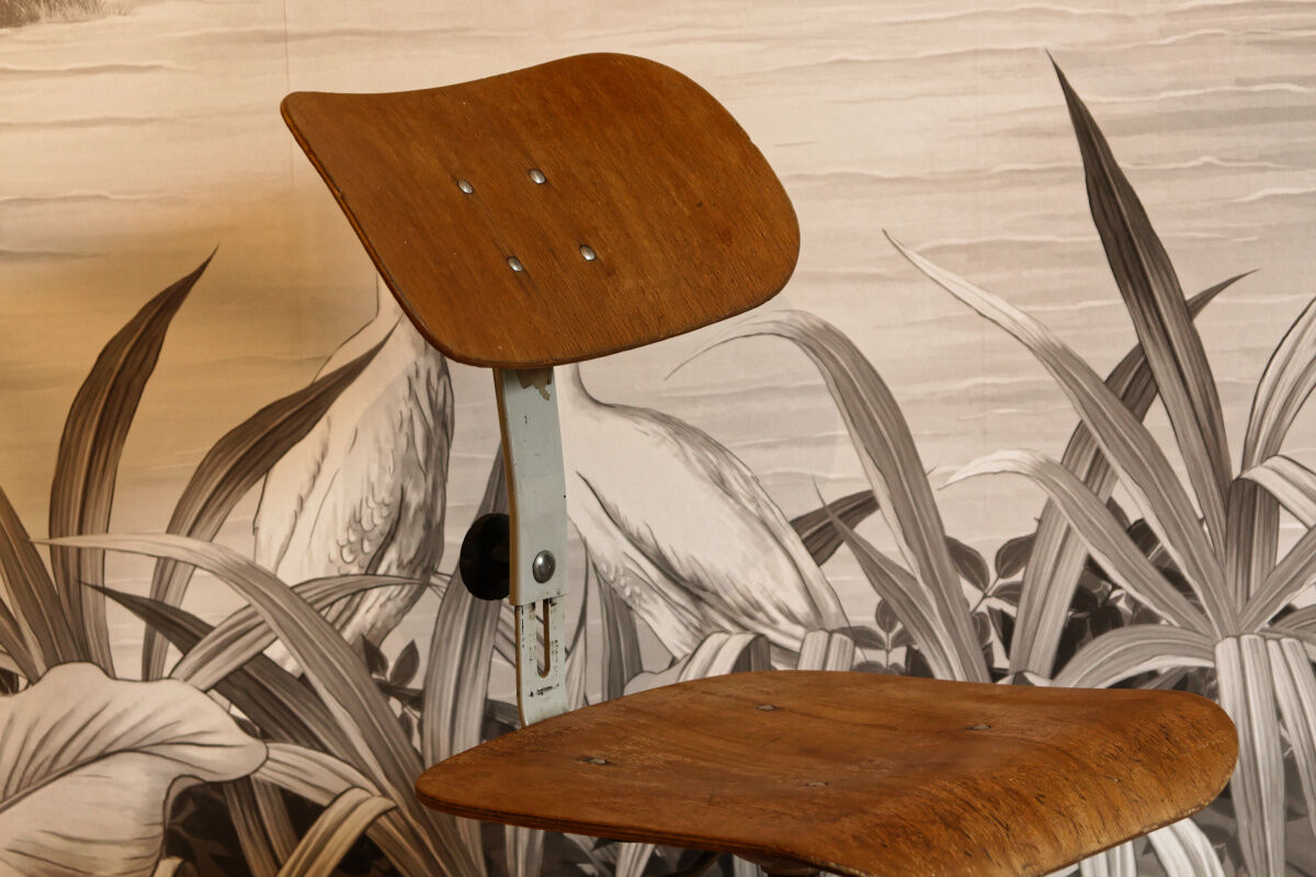 Swivel industrial chair bao