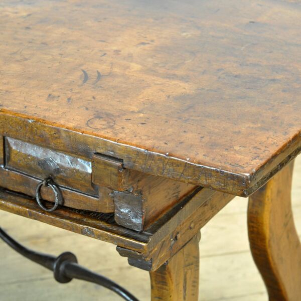 Table en noyer, Espagne XVIIe siècle