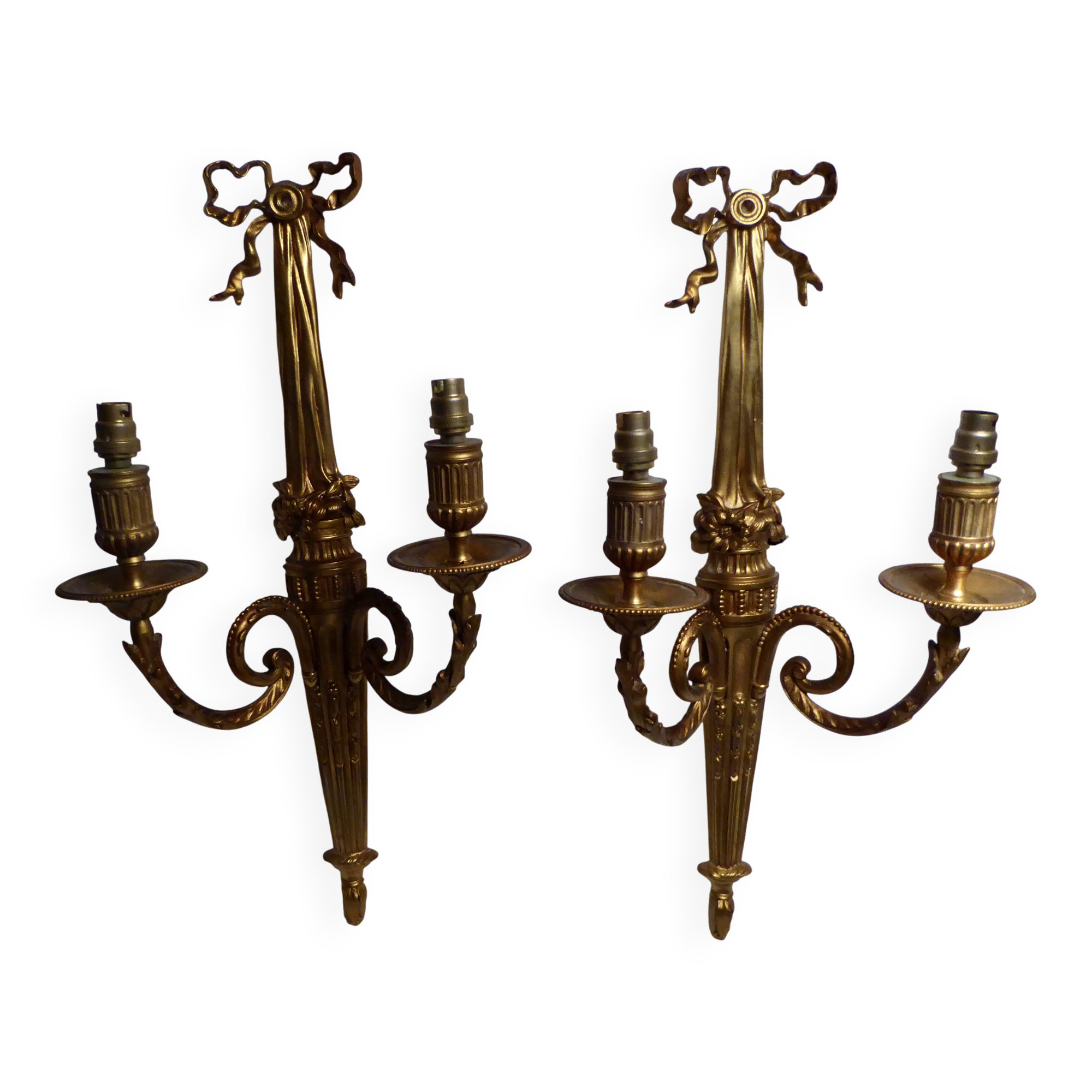 Bronze wall light in Louis XVI style