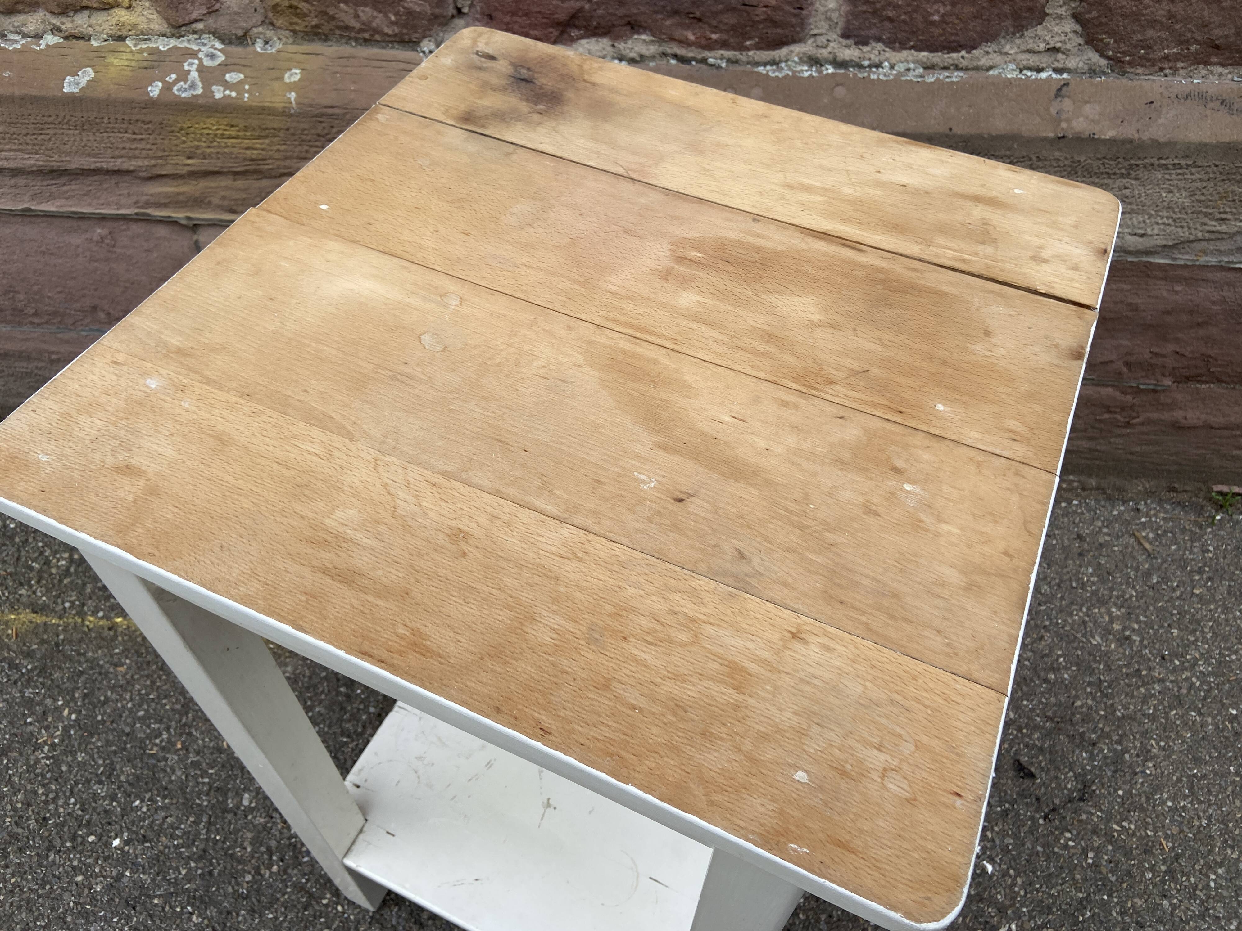 Table d’appoint style billot ancien