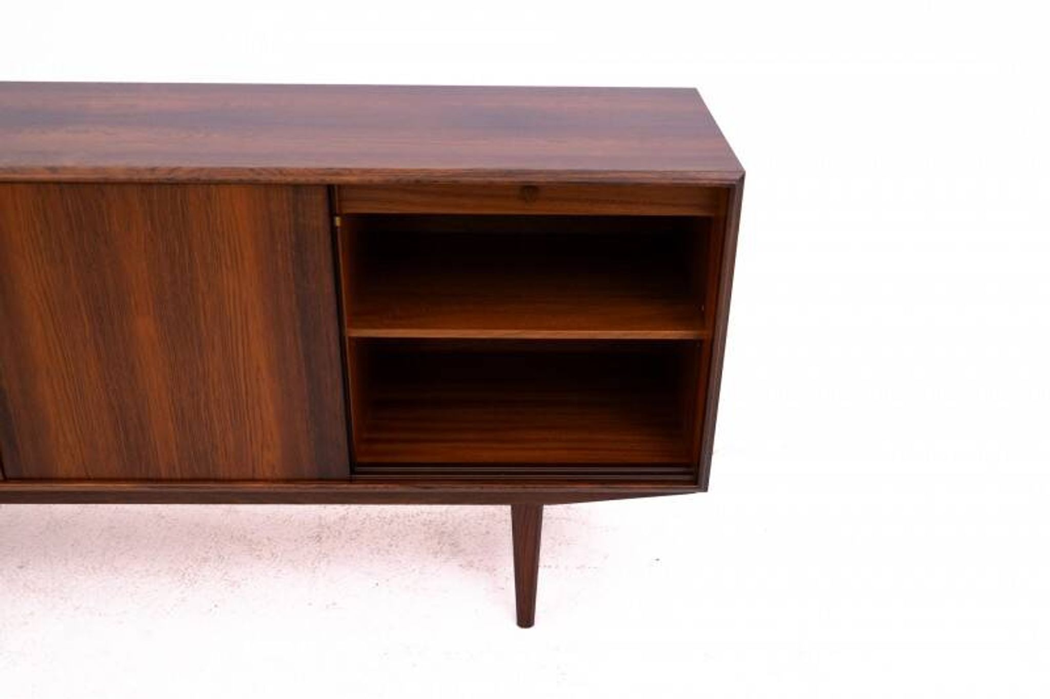 Buffet commode des années 1960, Danemark. Après rénovation.