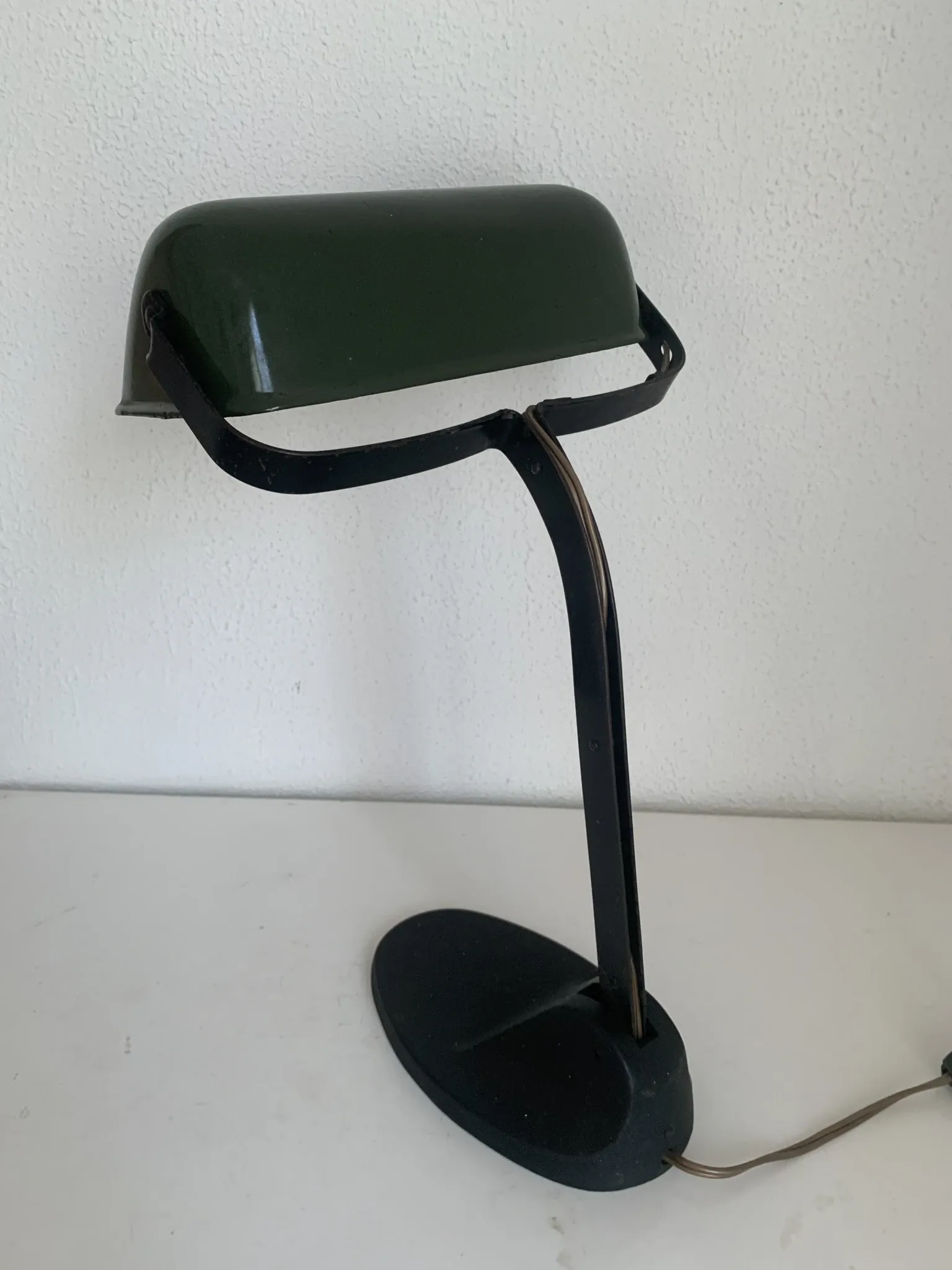 Vintage 1930 Viktoria enamelled cast iron Bauhaus lamp - 40 cm