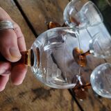 Engraved wine glasses with amber feet, 60s France