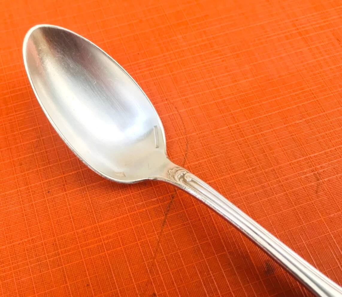 Old dessert spoon Silversmith Ercuis Model Pompadour Hallmark 18g