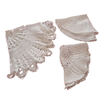 Set of 3 round placemats