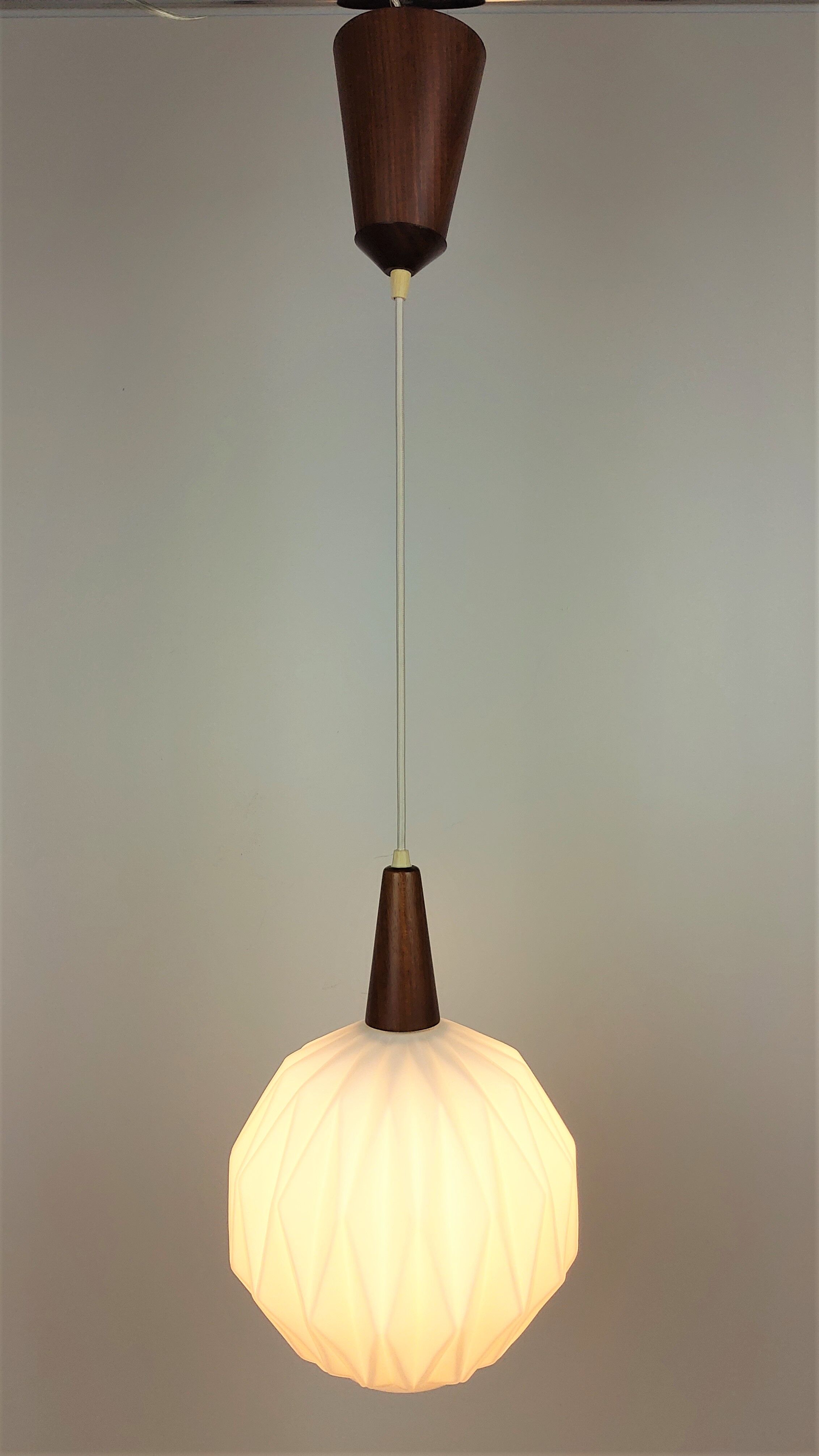 Scandinavian suspension teak opaline "origami" 1960