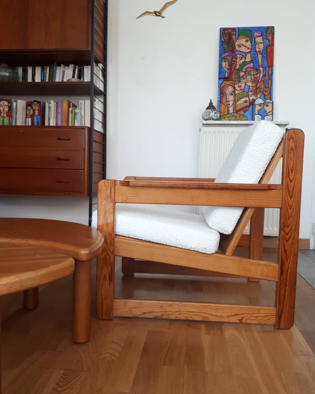 Vintage armchair in solid pine 70s