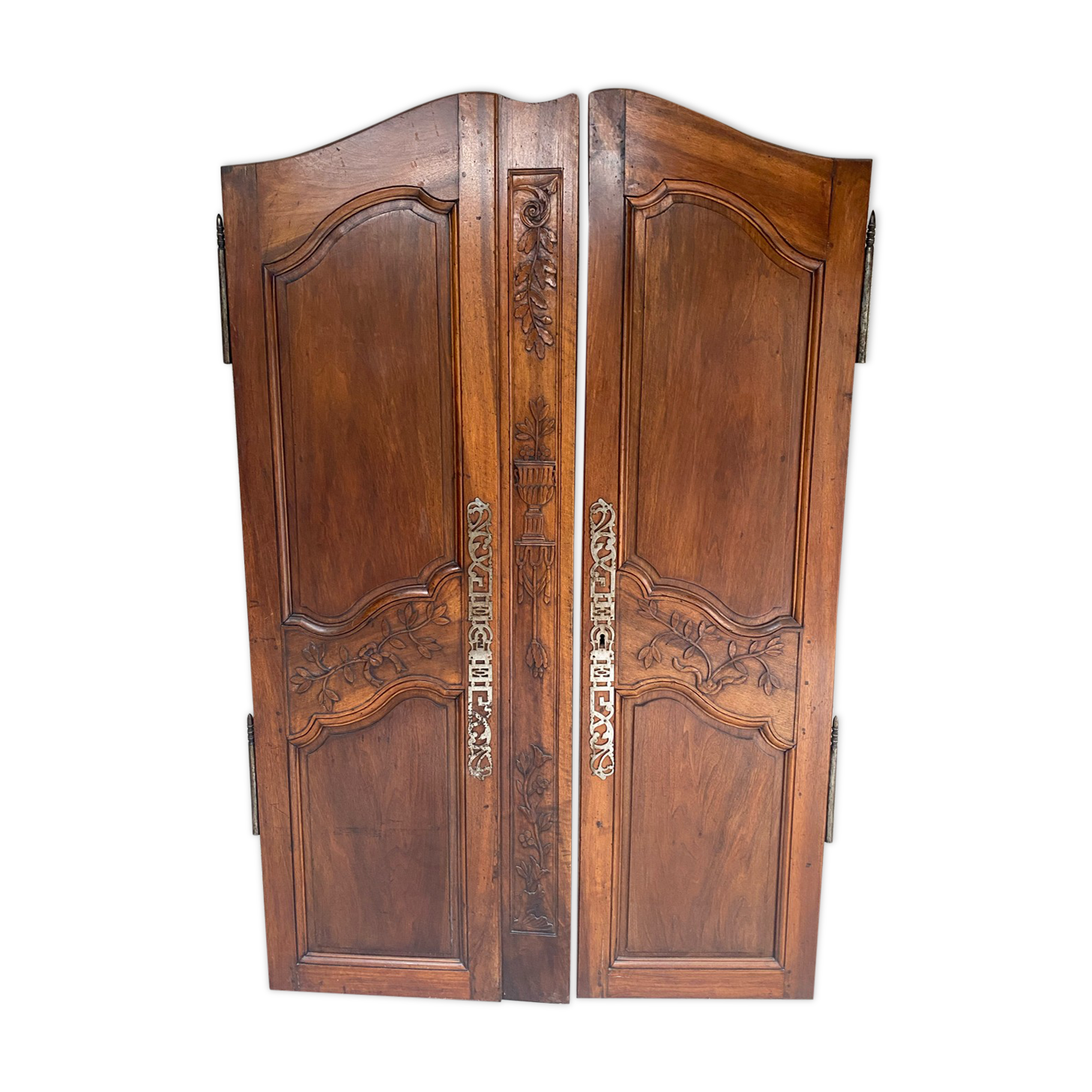 Pair of doors walnut 18th