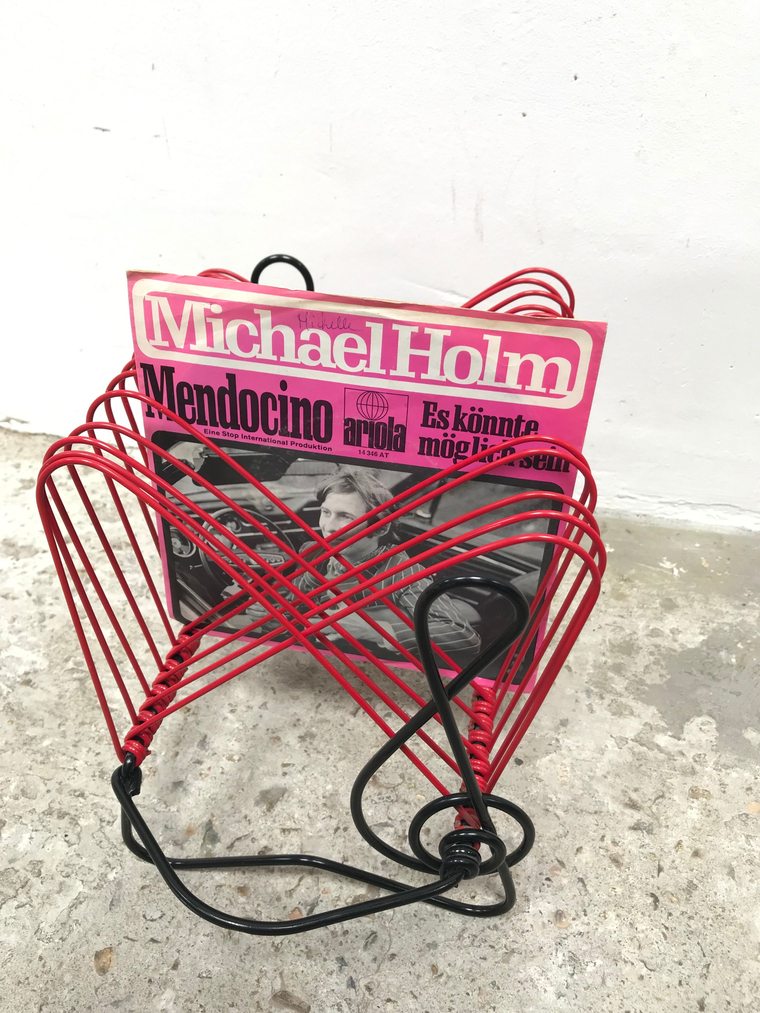 Scoubidou vinyl record holders