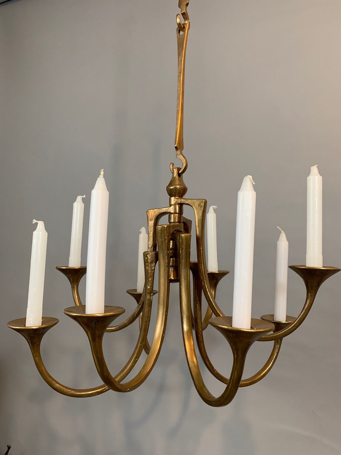 Lustre conçu par Michael Harjes et produit par Harjes Metalkunst en Allemagne