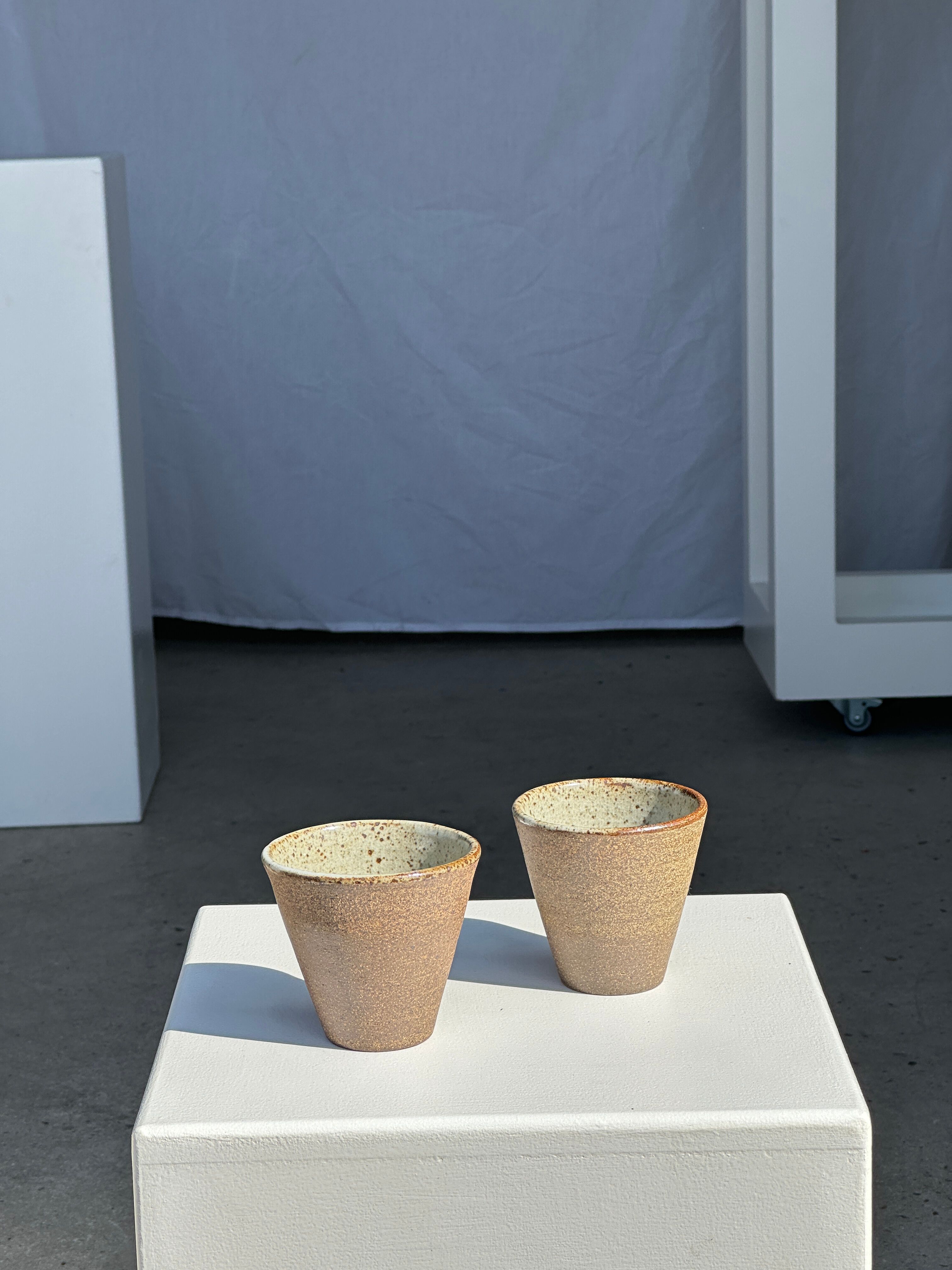 Lot de 2 tasses en céramique indonésienne (mat brun)