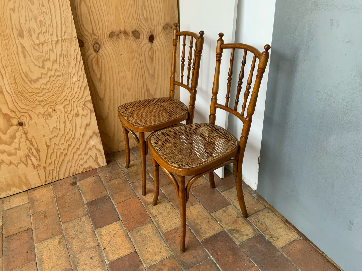 Pair of chairs bistrot