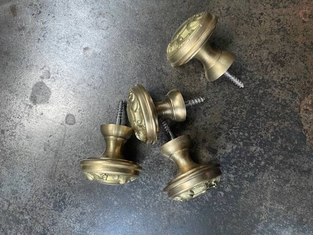 set of 4 antique brass furniture handles/buttons