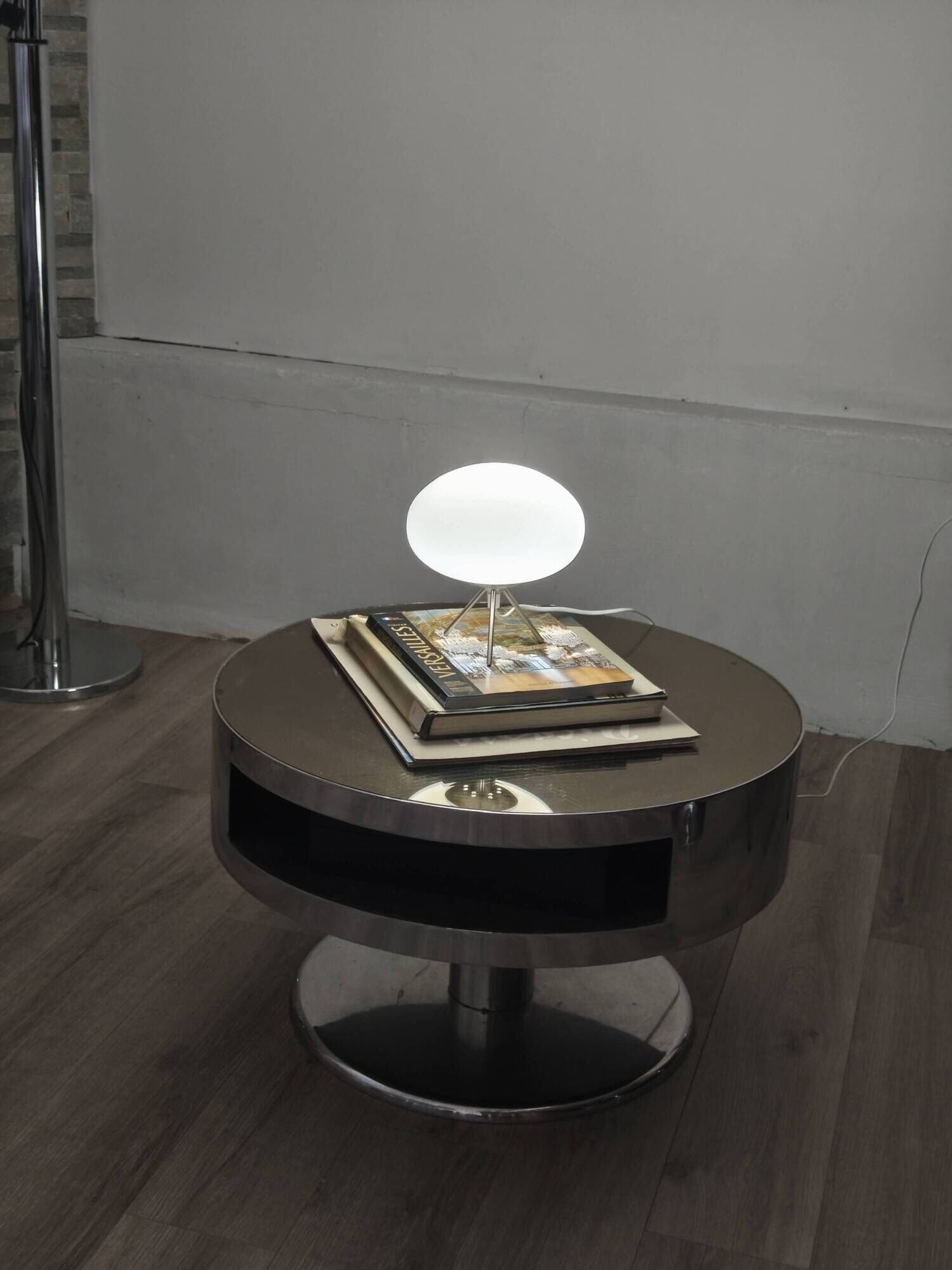Tripod lamp space age UFO 1970s