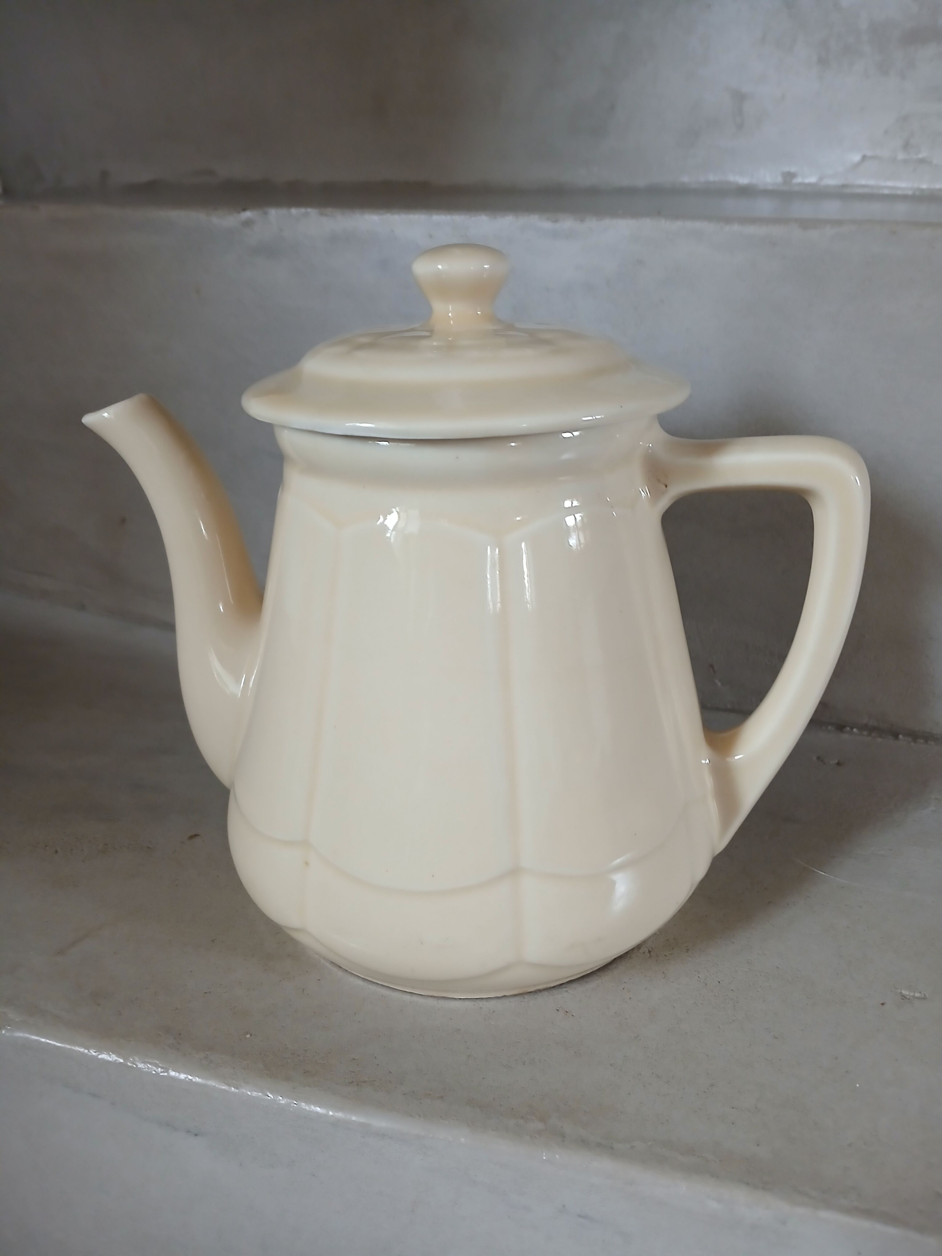 Vintage coffee pot/teapot