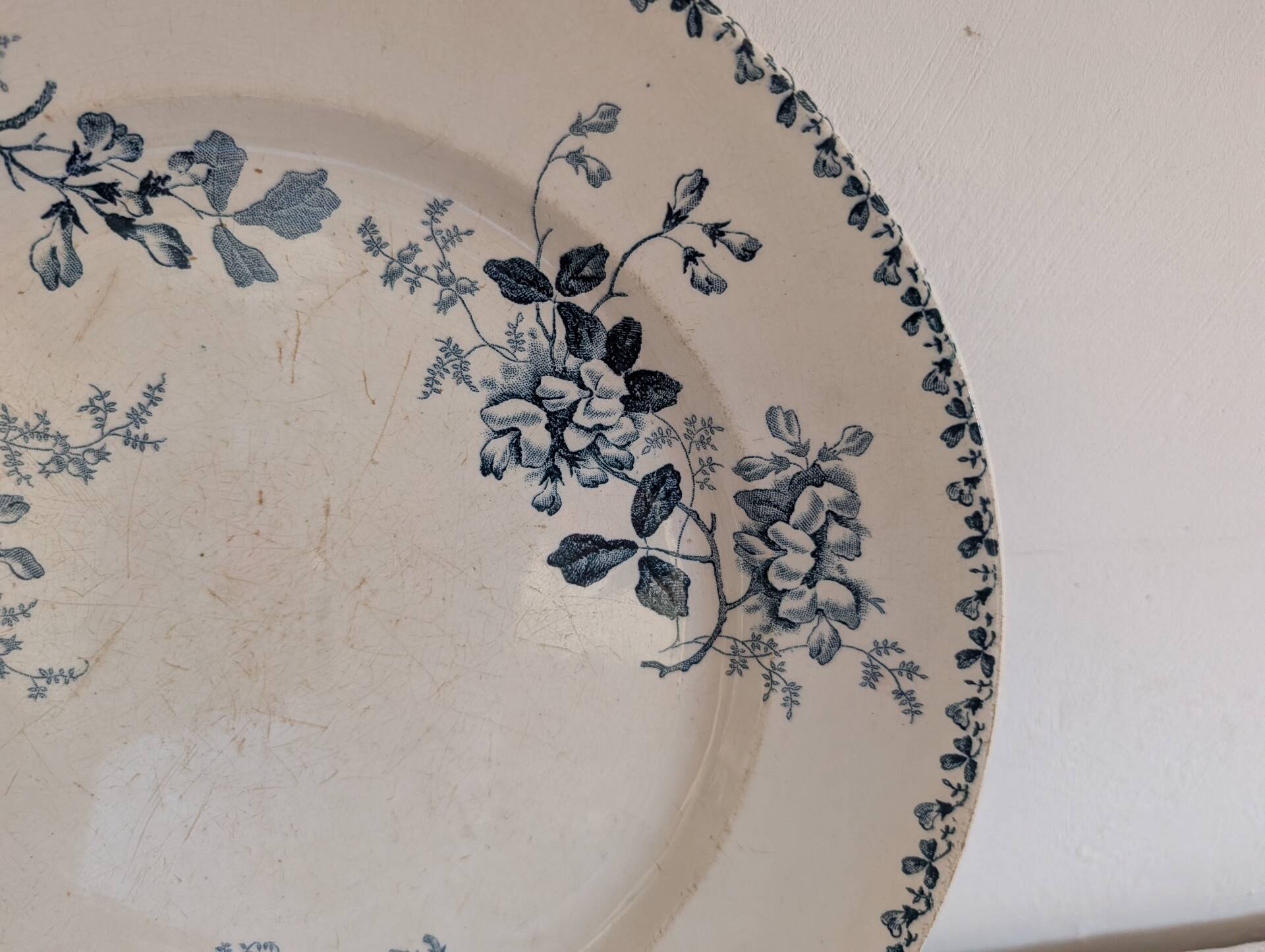 Round plate Saint-Amand Acacia