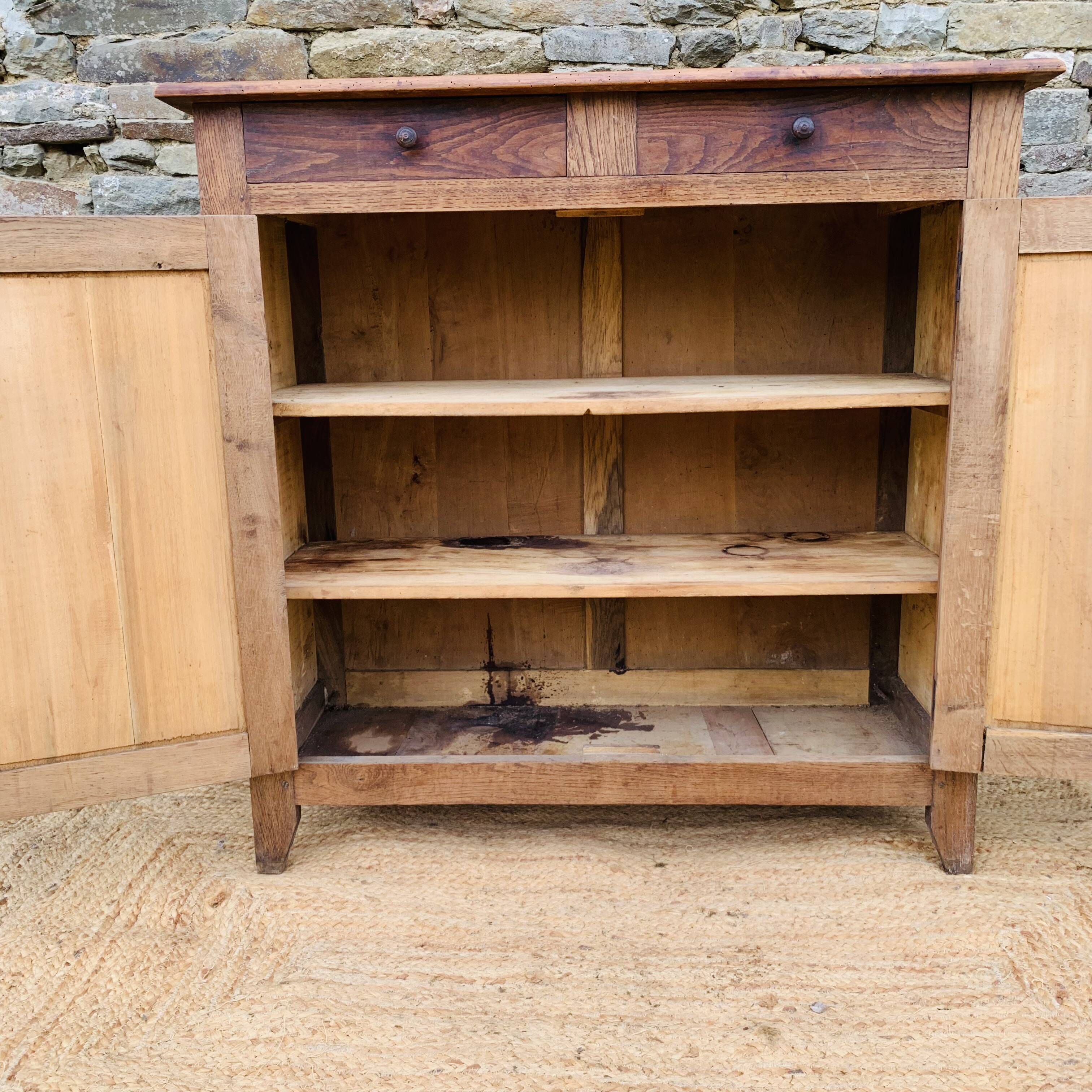 Buffet parisien marron