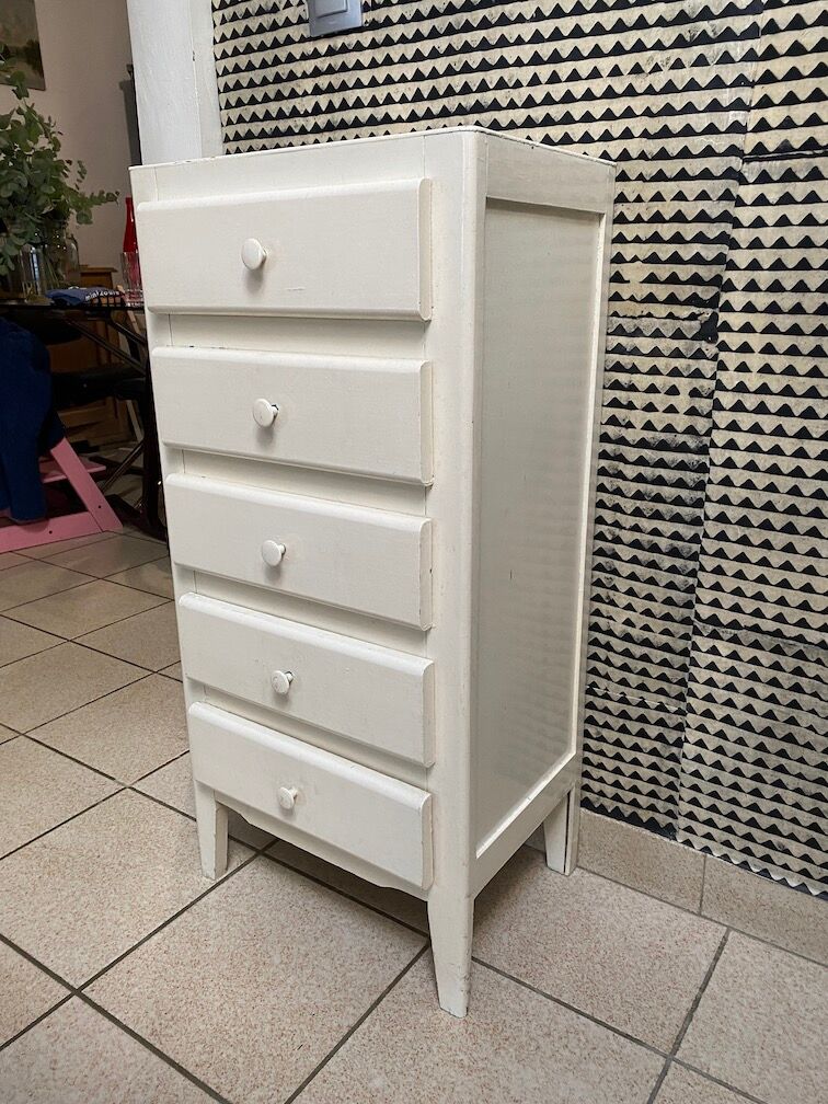 Parisian dresser