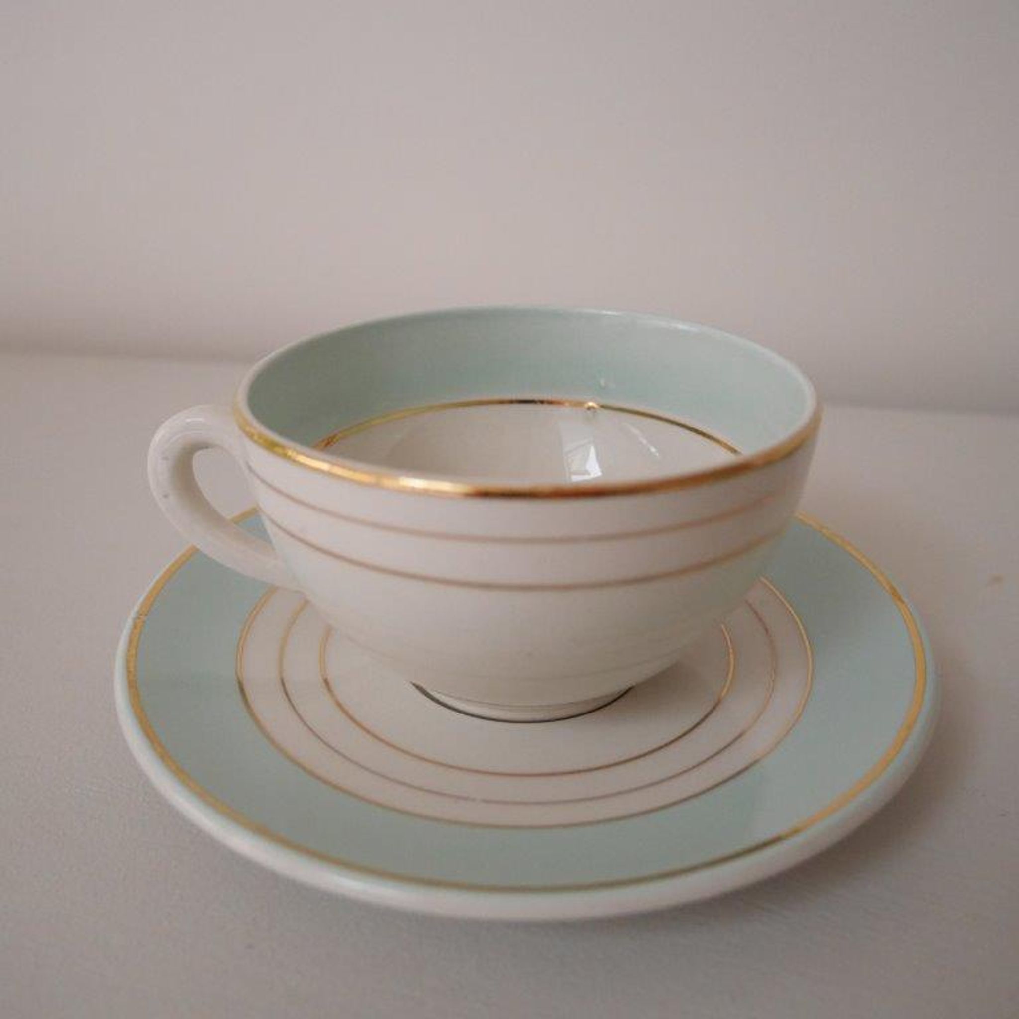 Set of 6 coffee cups with Lunéville saucers, Regency model