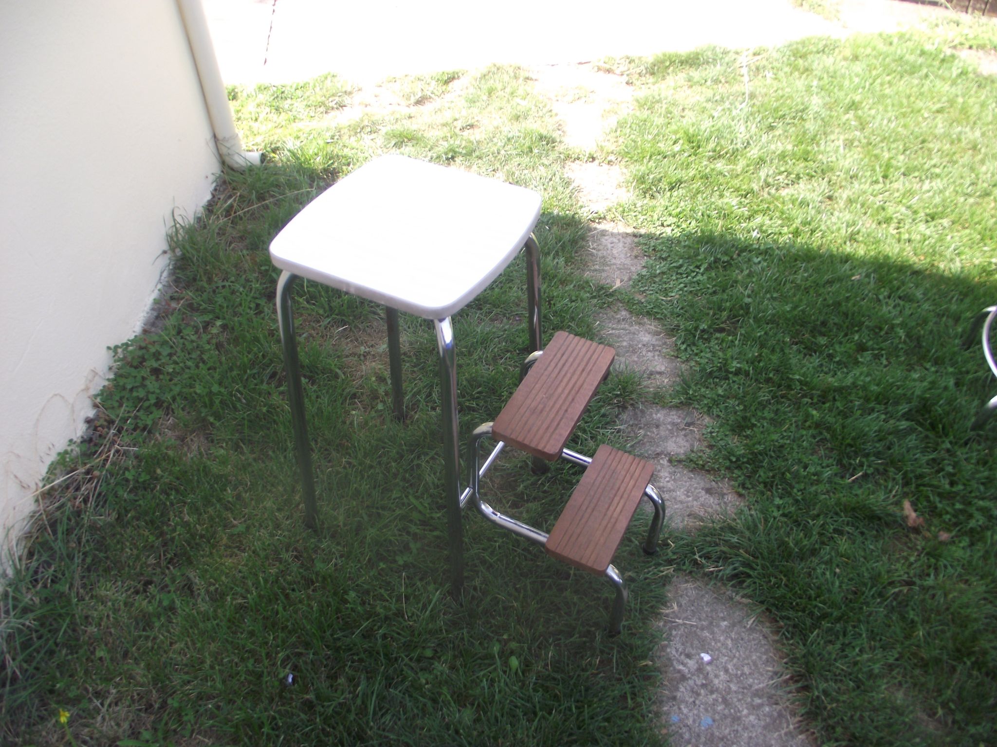 Tabouret-escabeau des années 70